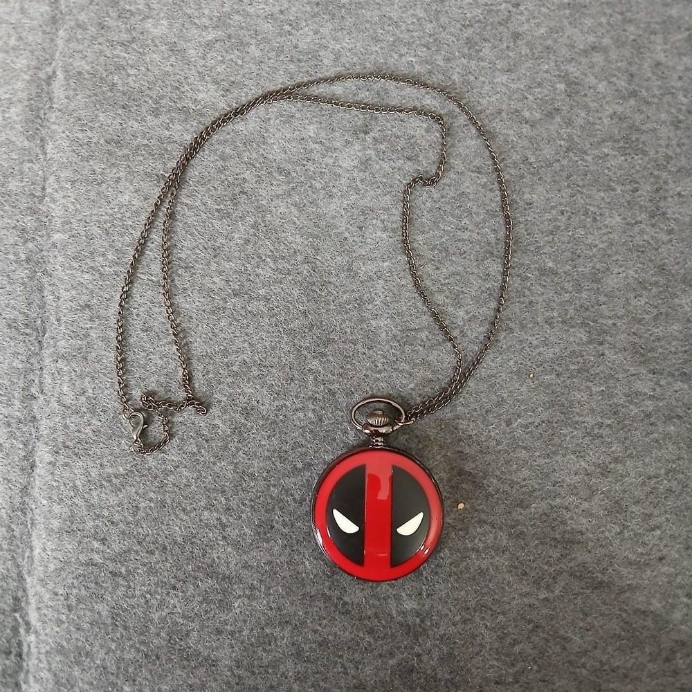 Marvel Deadpool Pocket Watch Necklace Quart mechanism with filigree hands NWOB